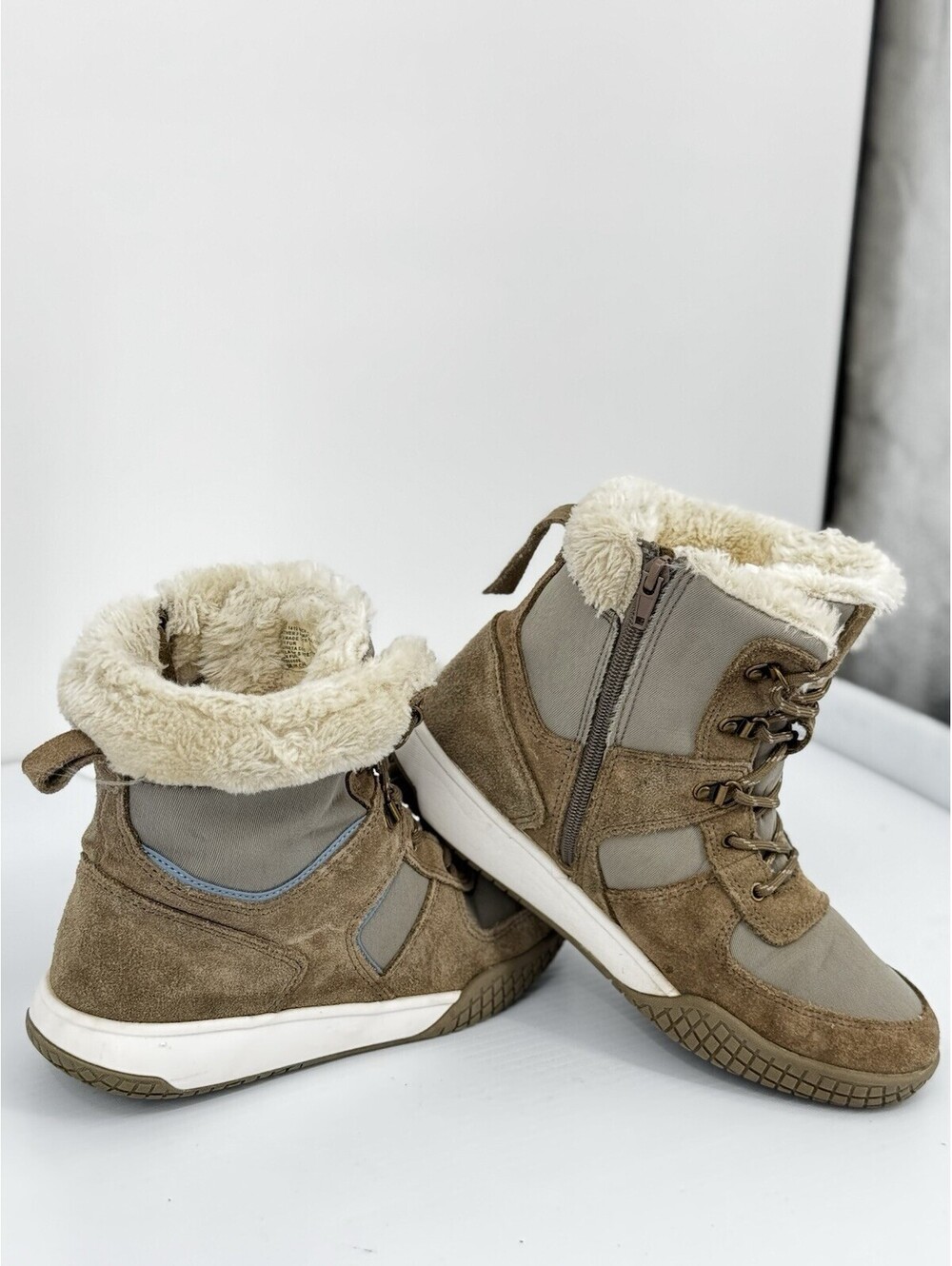 Weatherproof Vintage Womens 8 Winter Boots Faux Shearling Suede Zipper Lace